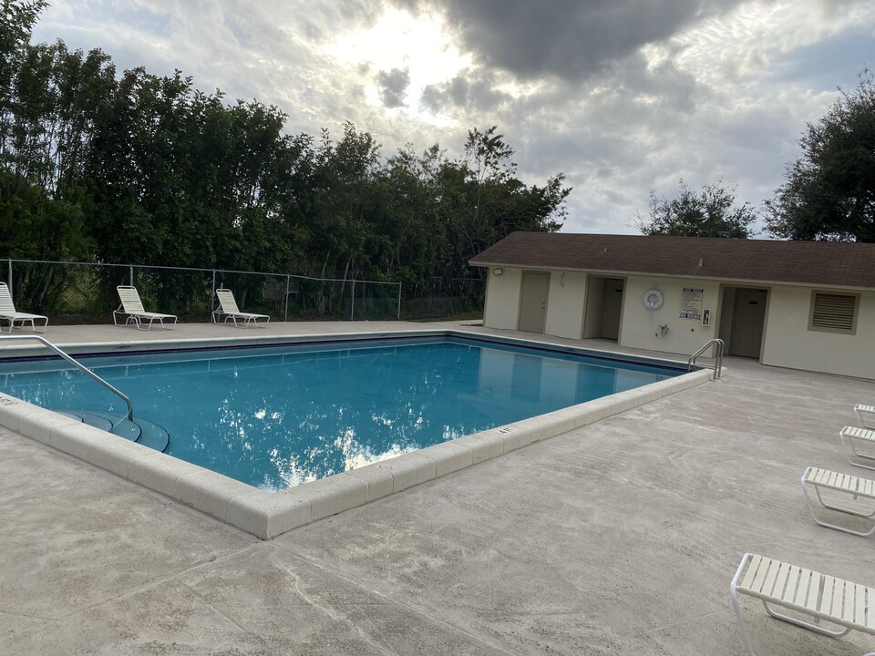 5954 Longbow Ln in West Palm Beach, FL - Building Photo