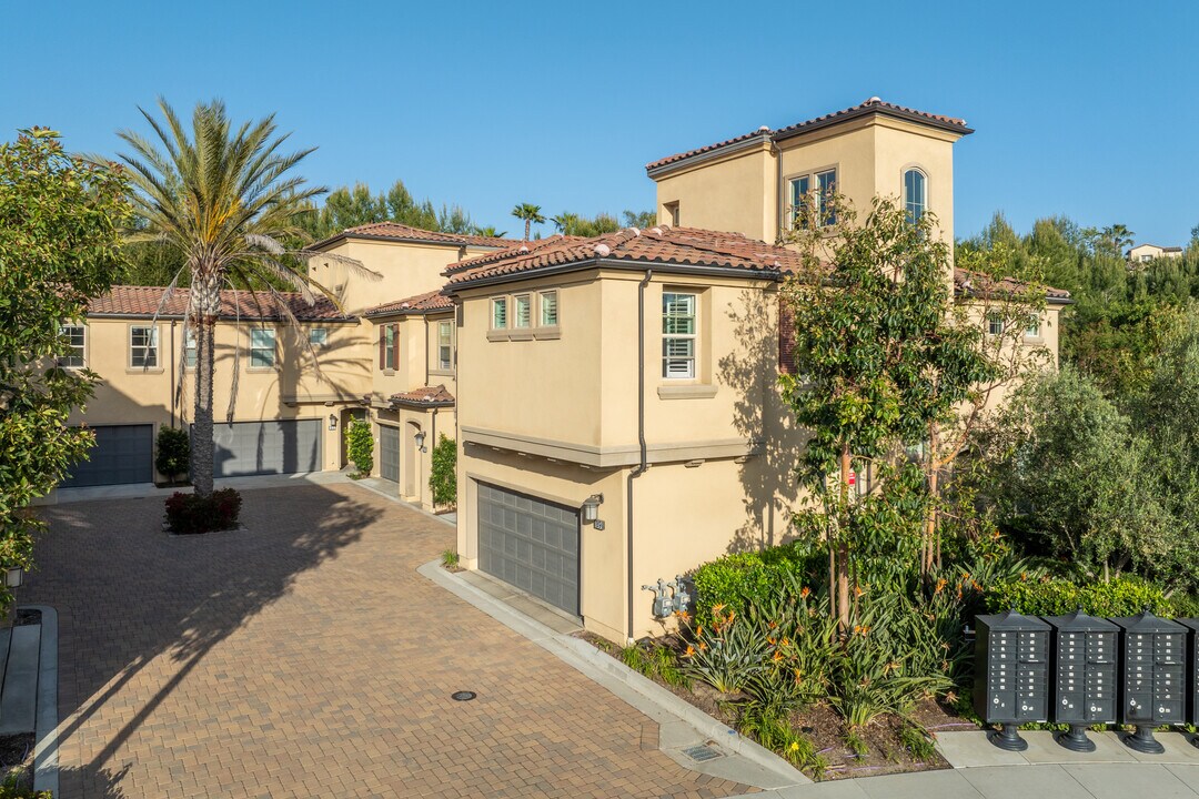 The Rowe in Lake Forest, CA - Building Photo