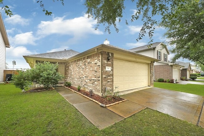 702 Heatherton Hill Ln in Houston, TX - Building Photo - Building Photo