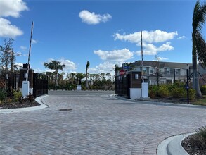 5845 Biscotti St in Nokomis, FL - Foto de edificio - Building Photo