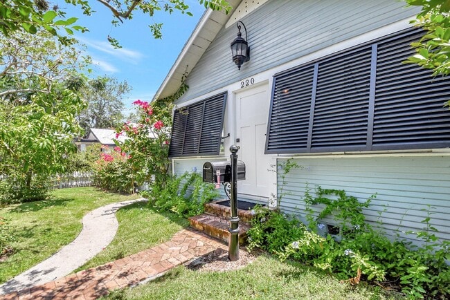 220 S L St in Lake Worth Beach, FL - Building Photo - Building Photo