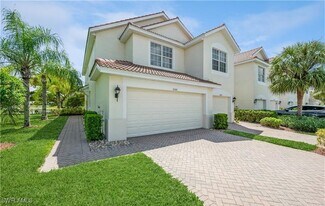 1088 Oxford Ln in Naples, FL - Building Photo