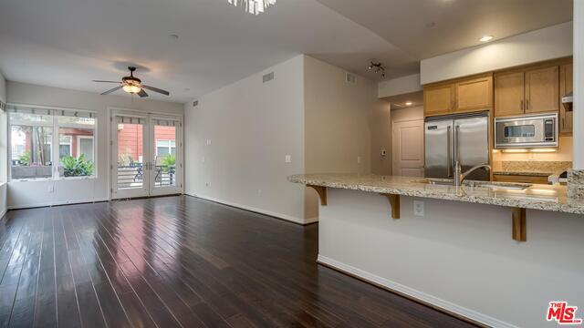 4050 Glencoe Ave in Marina Del Rey, CA - Building Photo - Building Photo