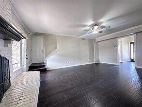 3342 Brook Glen Dr in Garland, TX - Foto de edificio - Building Photo
