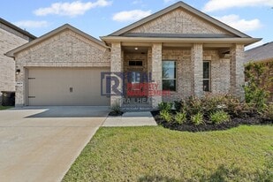 1923 Jackson St in Cleburne, TX - Building Photo