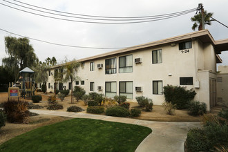 Desert Pointe in Palm Desert, CA - Building Photo - Building Photo