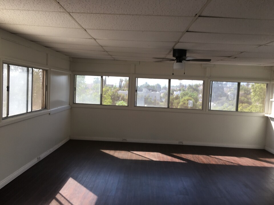 719 Coronado Ter, Unit 528 in Los Angeles, CA - Building Photo