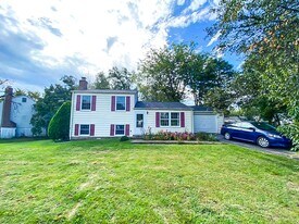 1259 Magnolia Ln in Herndon, VA - Building Photo