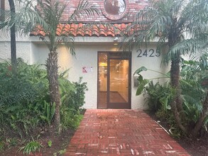 2425 Purdue Ave in Los Angeles, CA - Building Photo - Building Photo