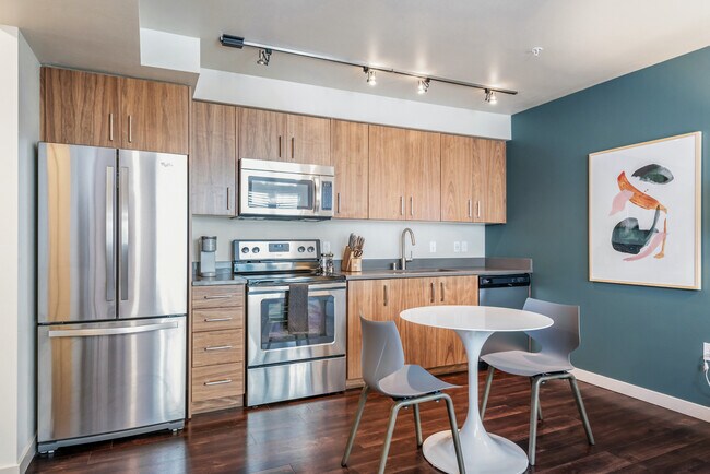 1414 10th Ave-Unit -305W in Seattle, WA - Building Photo - Building Photo