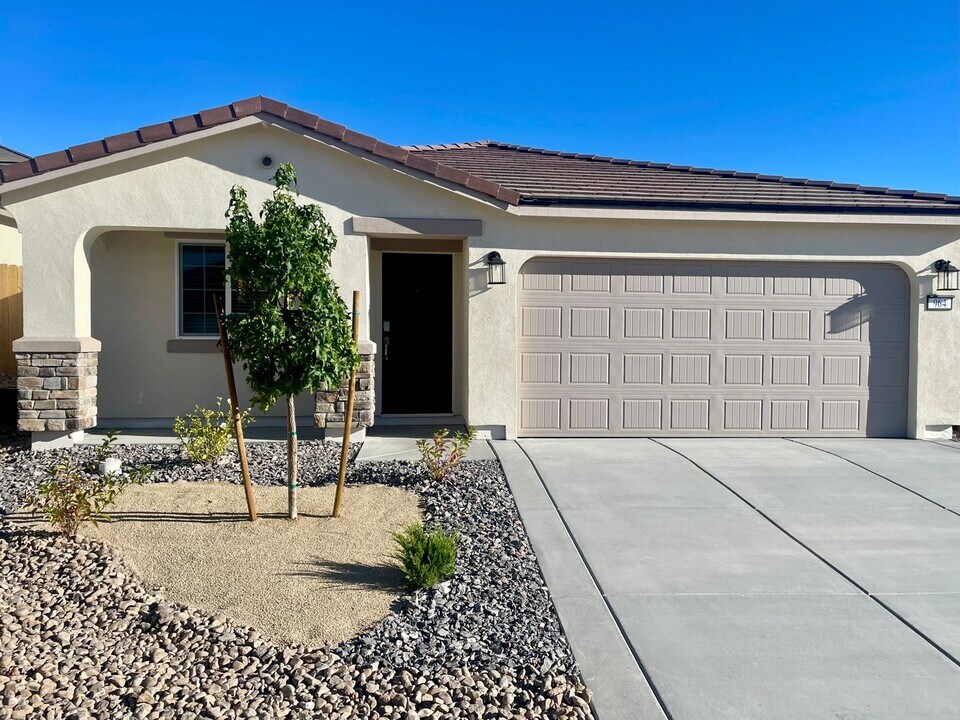964 Cascade Range Dr in Sparks, NV - Building Photo