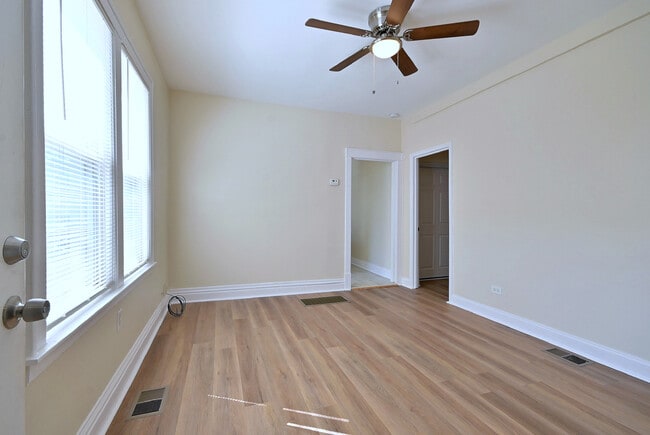 8602 S Muskegon Ave in Chicago, IL - Building Photo - Building Photo