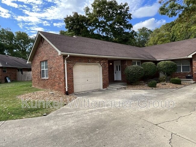 property at 39 S Cherry Hills
