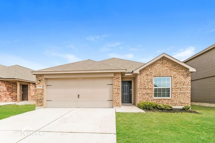 18616 Allen Welch Dr in Elgin, TX - Building Photo