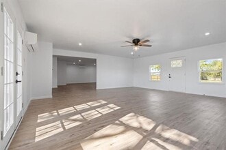 312 W Tate Ave in Robinson, TX - Building Photo - Building Photo