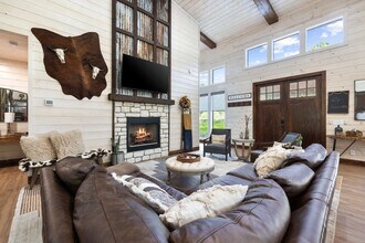 25 Eagle Pne Ln in Broken Bow, OK - Foto de edificio - Building Photo