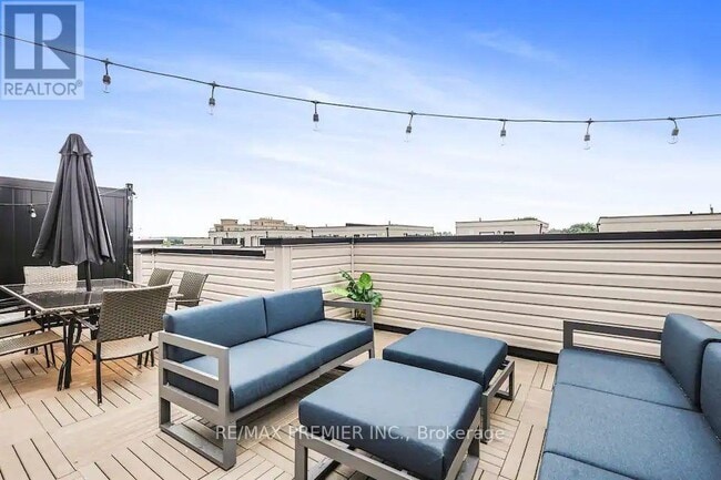 property at 8-8 Sayers Ln