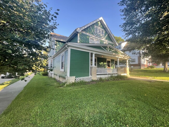424 S Fess Ave in Bloomington, IN - Foto de edificio - Building Photo
