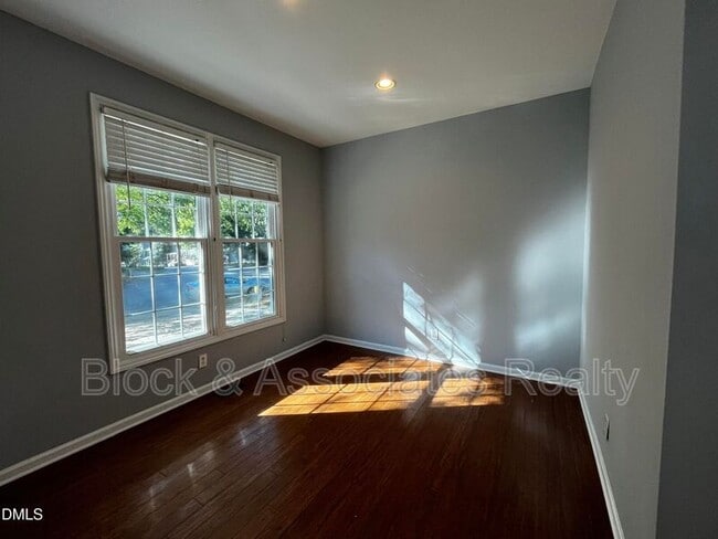 214 Castle Hayne Dr in Cary, NC - Building Photo - Building Photo