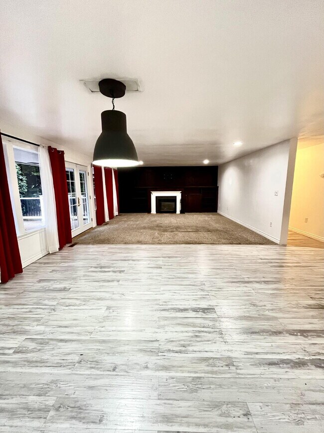 2431 S Meridian in Puyallup, WA - Foto de edificio - Building Photo