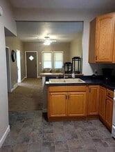 910 N Winsor St in Mitchell, SD - Building Photo - Building Photo