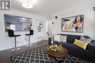 3200 Bentley Dr in Mississauga, ON - Building Photo - Building Photo