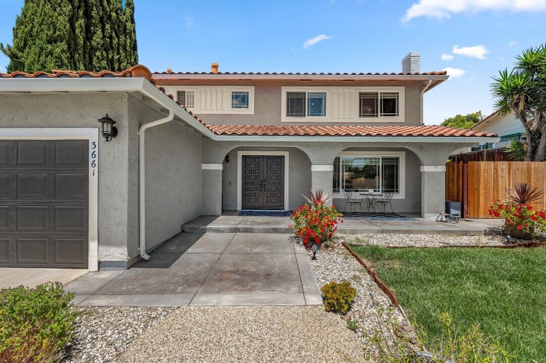3661 Slopeview Dr in San Jose, CA - Building Photo
