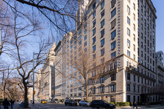 812 5th Ave in New York, NY - Foto de edificio - Building Photo