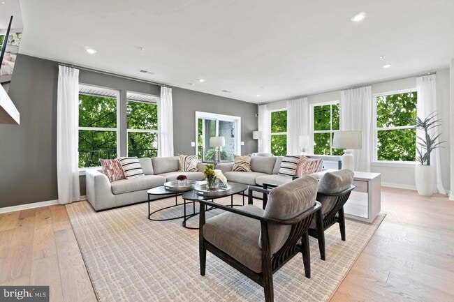 2339 Liberty Lp in Herndon, VA - Building Photo - Building Photo