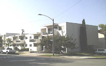 638 E Angeleno Ave in Burbank, CA - Building Photo - Building Photo