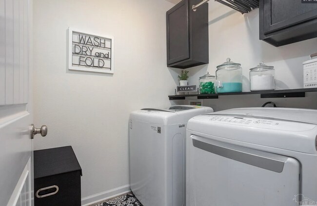 9470 Lutoo Ln in Bellview, FL - Building Photo - Building Photo