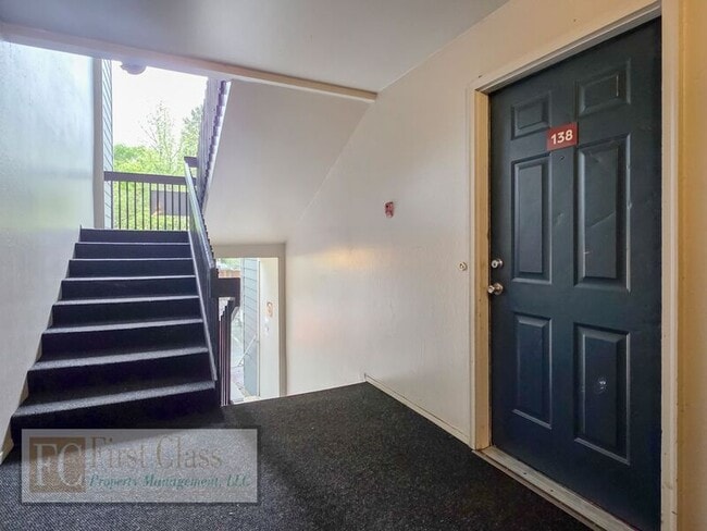 17140 SW Heritage Ct in Aloha, OR - Building Photo - Building Photo