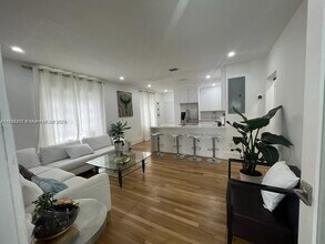 1091 NW 59th St in Miami, FL - Building Photo - Building Photo