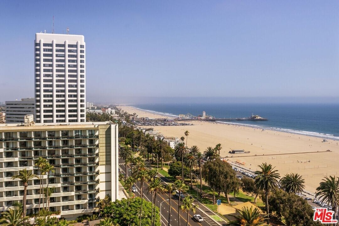 101 California Ave in Santa Monica, CA - Building Photo