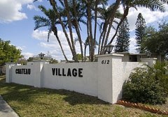 Chateau Village in Bradenton, FL - Building Photo