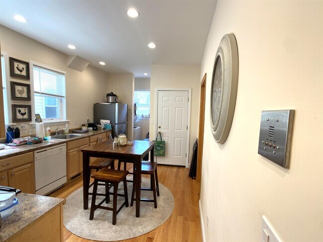 20 Radcliffe Rd, Unit 1 in Somerville, MA - Building Photo - Building Photo