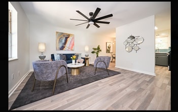 4400 Shallowbrook Trl in Austin, TX - Foto de edificio - Building Photo