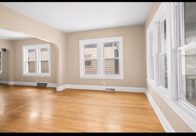 428 S 70th St, Unit Lower
