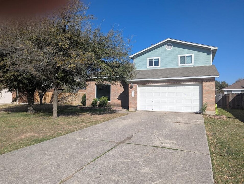 105 Cannery Cove in Leander, TX - Foto de edificio