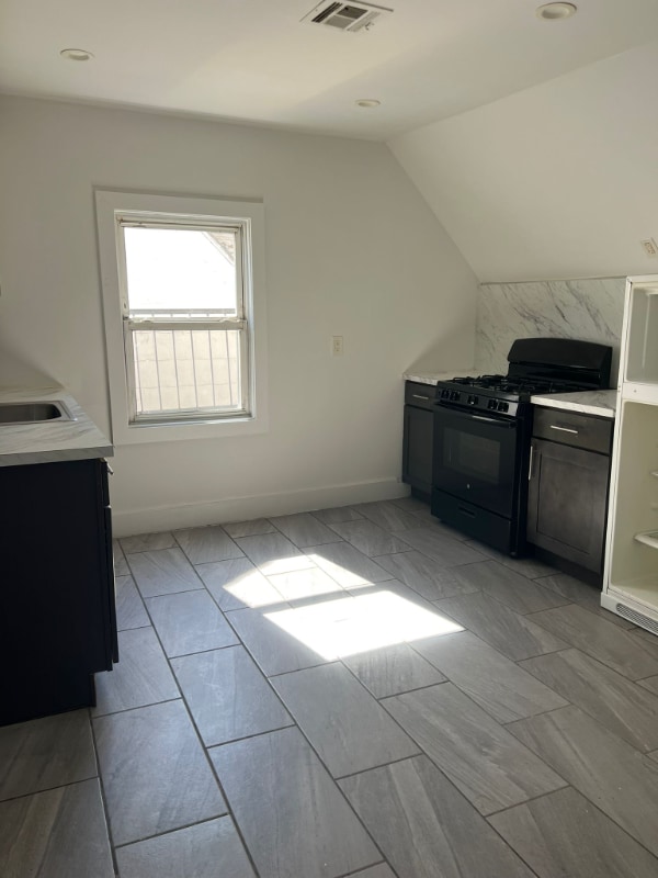 877 S 14th St in Newark, NJ - Building Photo - Building Photo