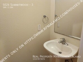 5026 Summit Wood in San Antonio, TX - Foto de edificio - Building Photo