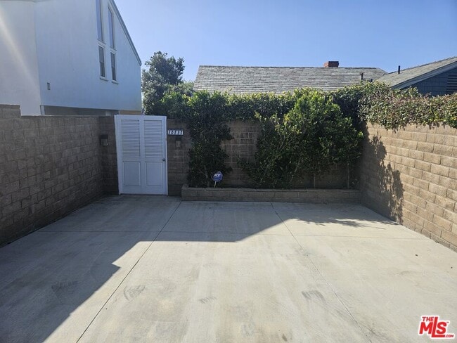 30838 Broad Beach Rd in Malibu, CA - Building Photo - Building Photo