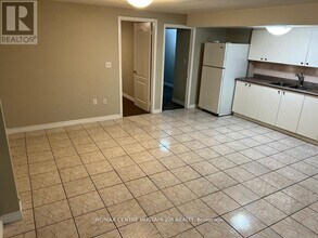 1088 Windbrook Grove in Mississauga, ON - Building Photo - Building Photo