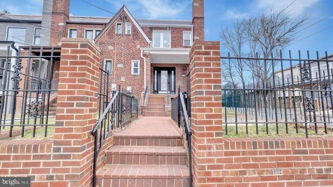 property at 413 Ingraham St NW