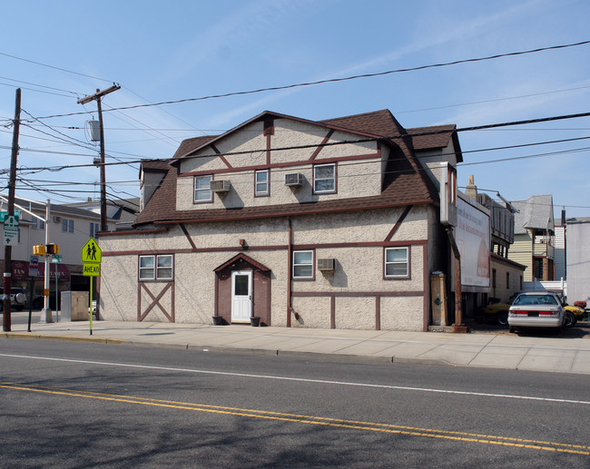 363 Kennedy Blvd in Bayonne, NJ - Building Photo - Building Photo