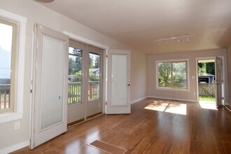 2805 NE 133rd St in Seattle, WA - Building Photo - Building Photo