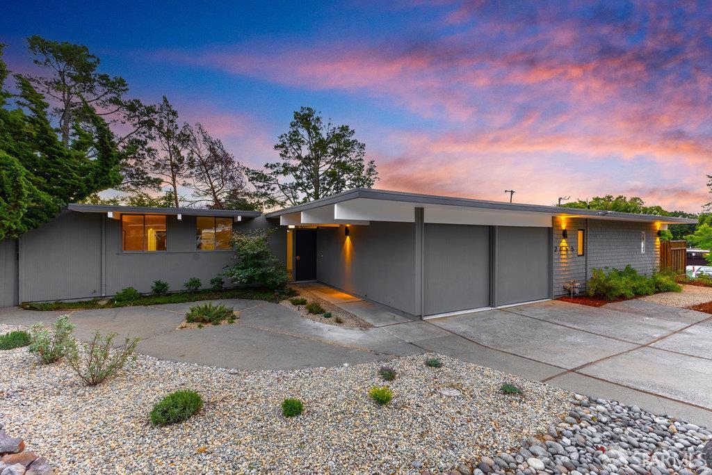 2055 Ticonderoga Dr in San Mateo, CA - Building Photo