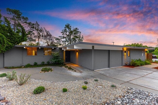 2055 Ticonderoga Dr