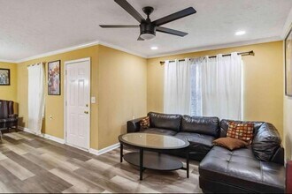 660 Simmons St NW in Atlanta, GA - Building Photo - Building Photo