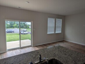335 Locust Run Dr in York, PA - Building Photo - Building Photo